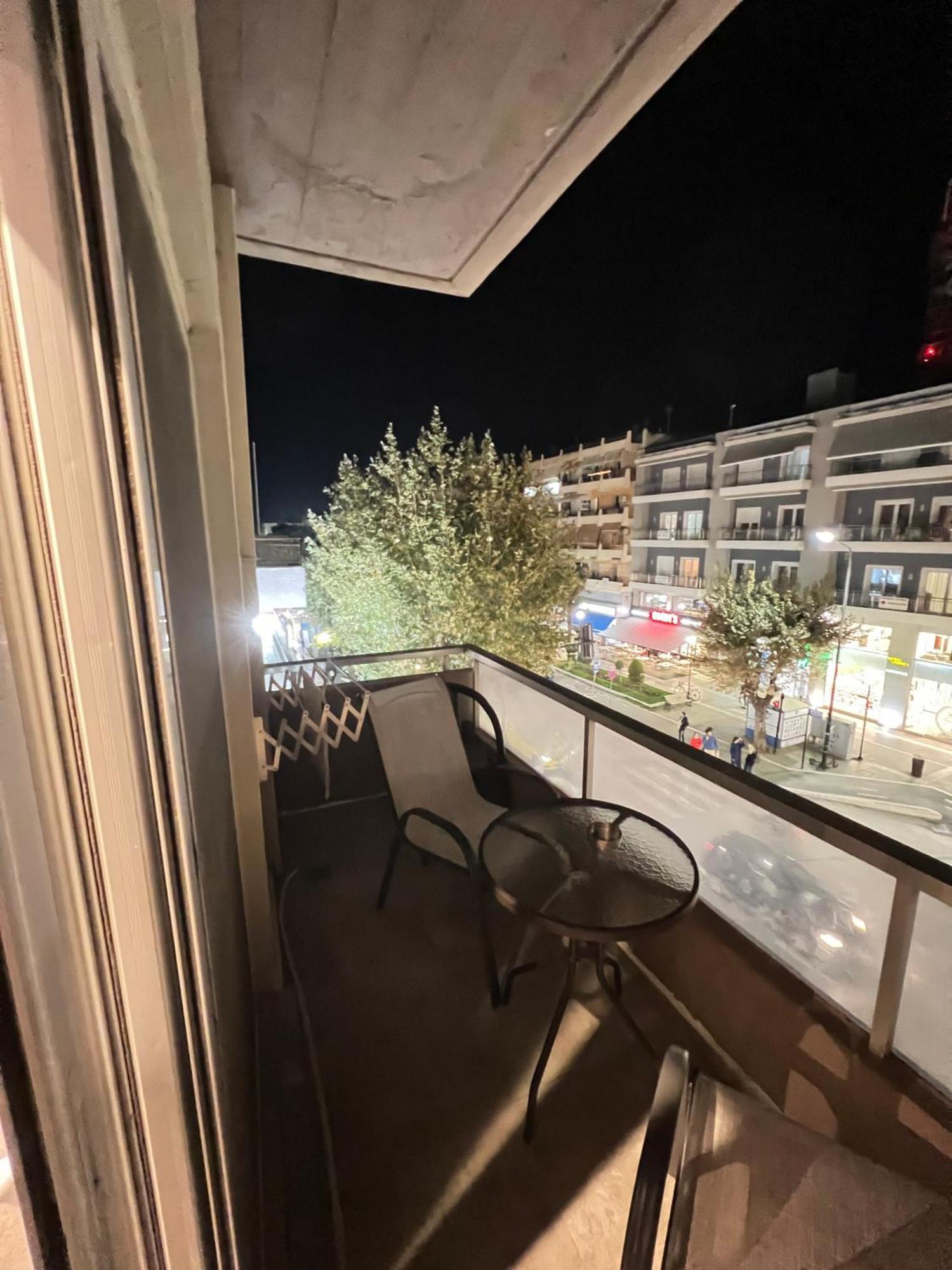 Modern Apartment In The Heart Of The City Alexandroupoli Exterior photo